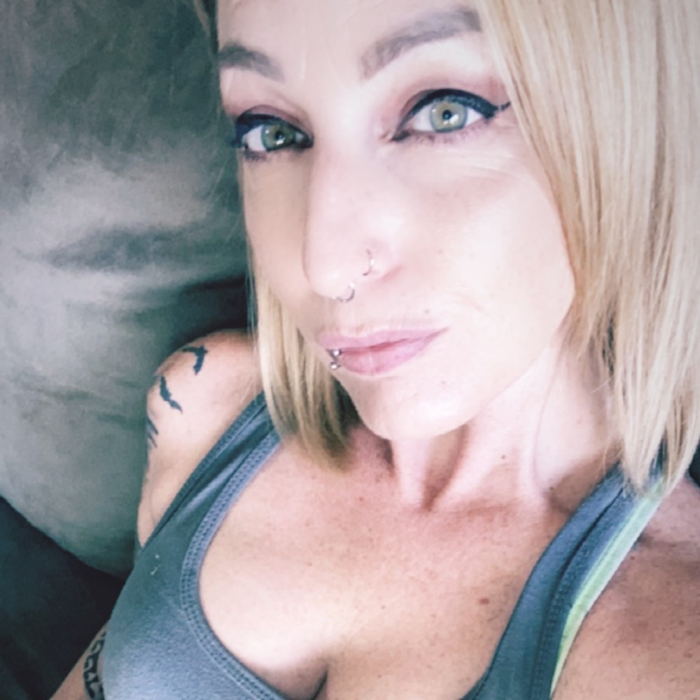 Meet your Posher, Crystal